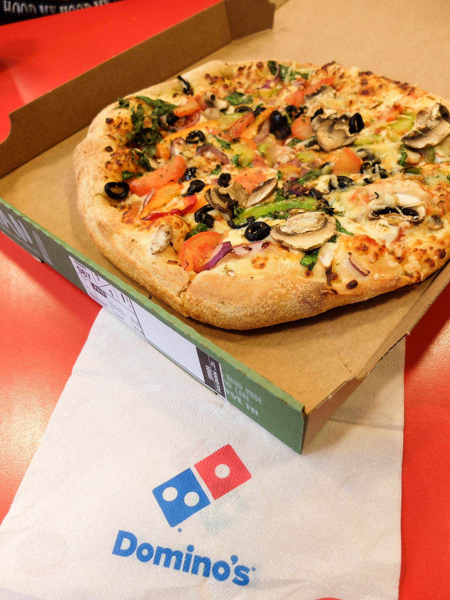 dominos-brooklyn-style-pizza-review