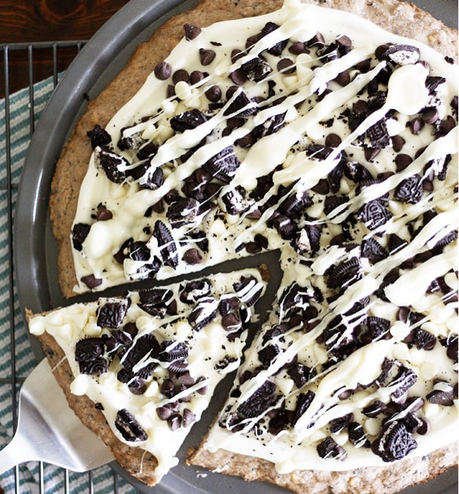 cookies-and-creme-dessert-pizza