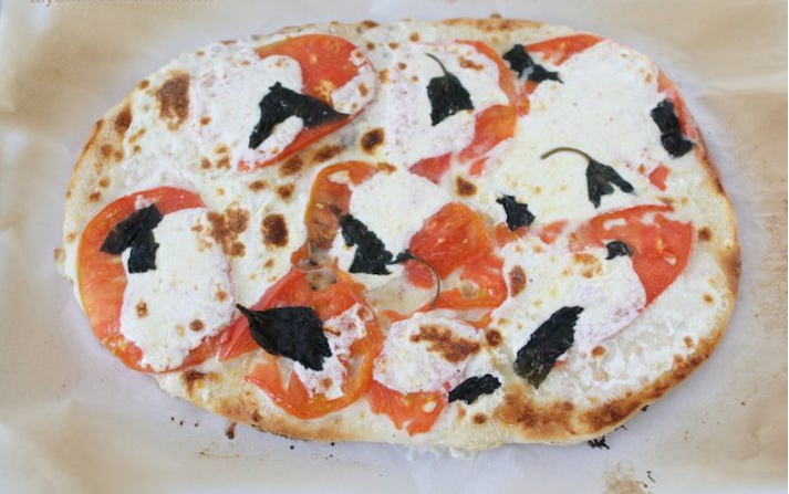 Grilled white pizza