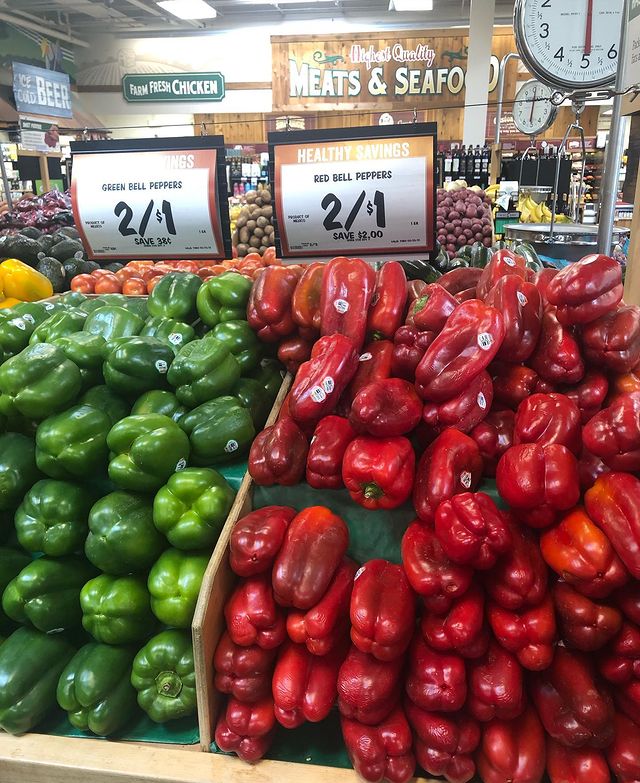 Green and Red Bell Peppers