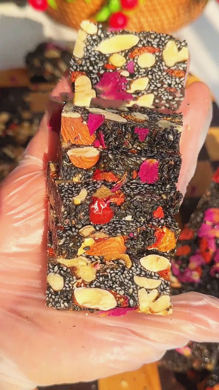 Crispy Blood Nourishing Energy Bars 1