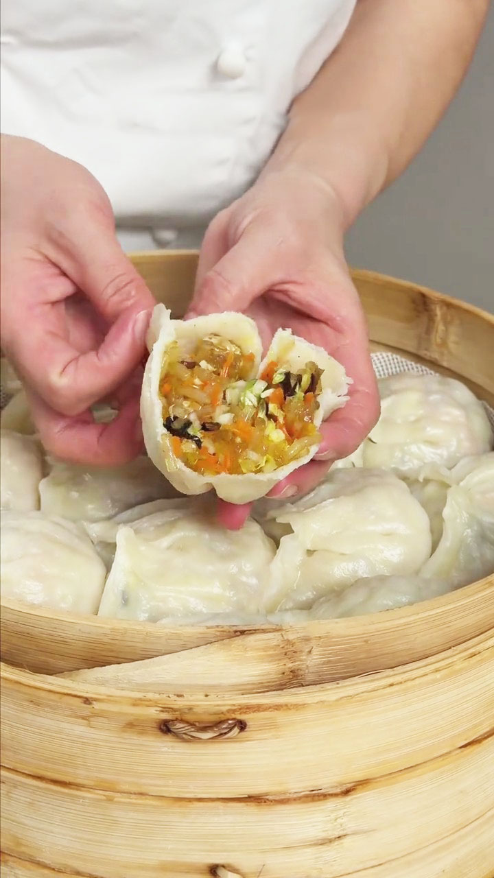 Cabbage and Glass Noodle Steamed Dumplings 4 Cabbage and Glass Noodle Steamed Dumplings 4