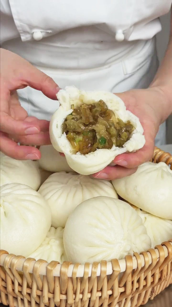 Eggplant and Glass Noodle Steamed Buns 2 Eggplant and Glass Noodle Steamed Buns 2