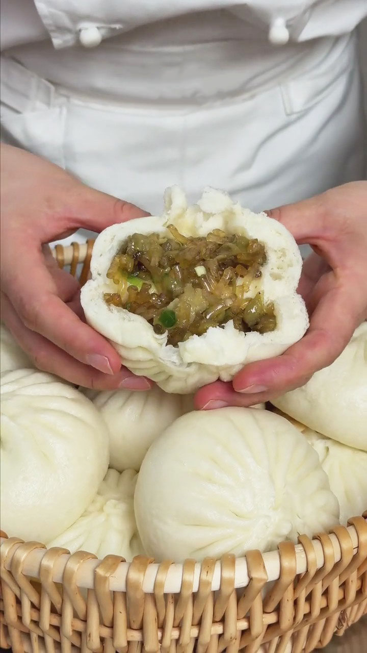Eggplant and Glass Noodle Steamed Buns 4 Eggplant and Glass Noodle Steamed Buns 4