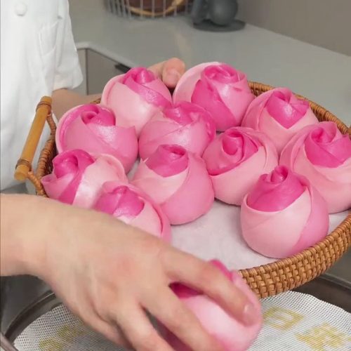 Gradient Rose Steamed Buns 2