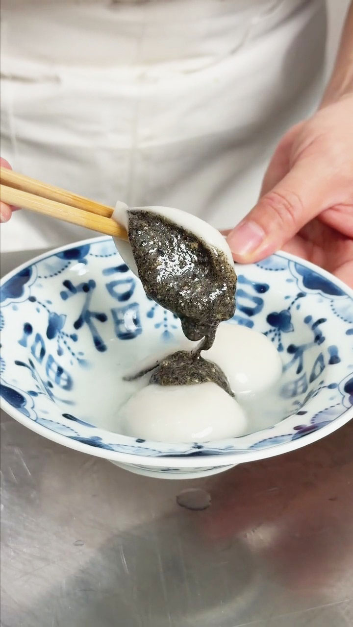 Homemade Lava Black Sesame Peanut Tangyuan 1