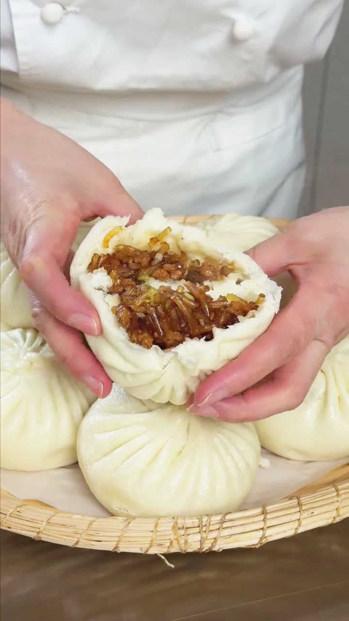 Soy Sauce Pork Glass Noodle Steamed Buns 2