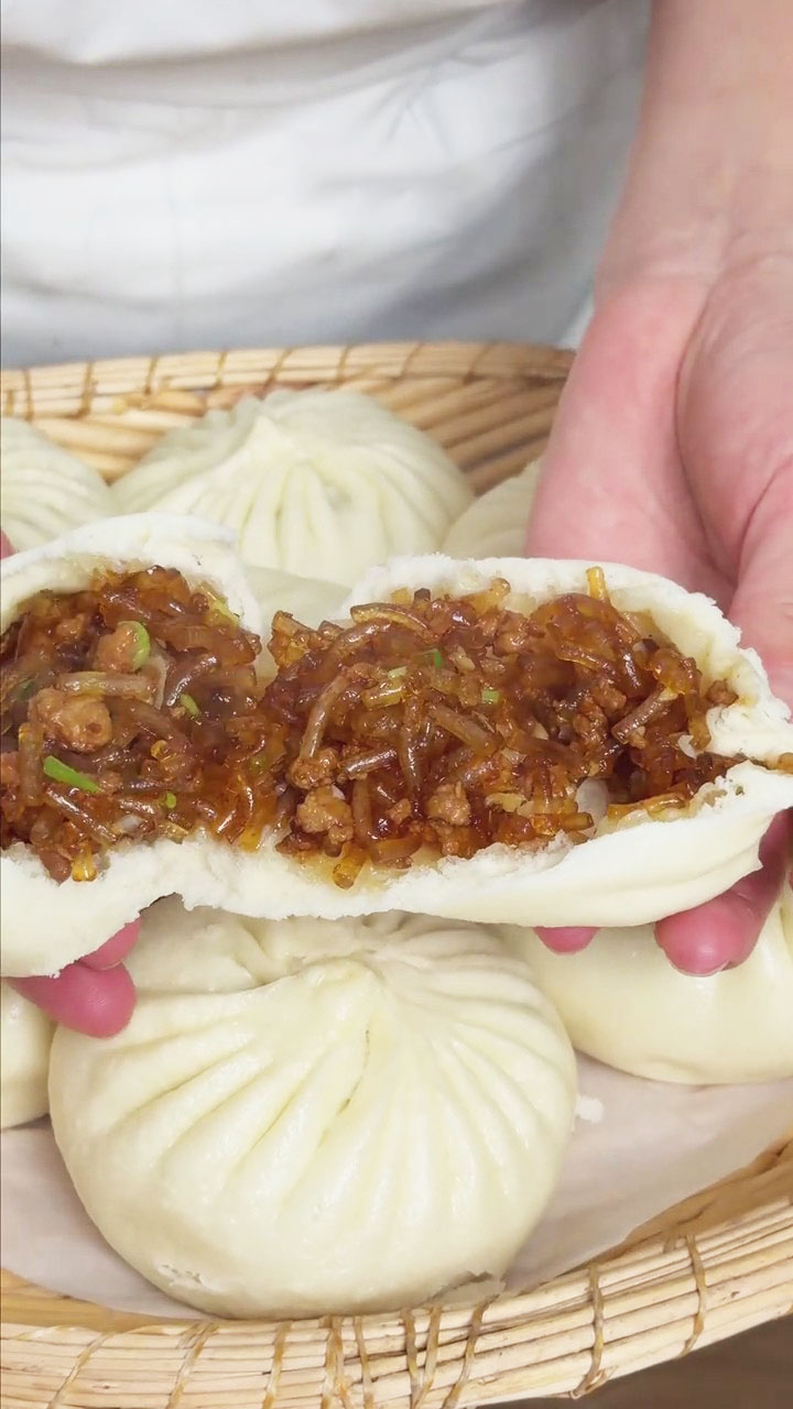 Soy Sauce Pork Glass Noodle Steamed Buns 4